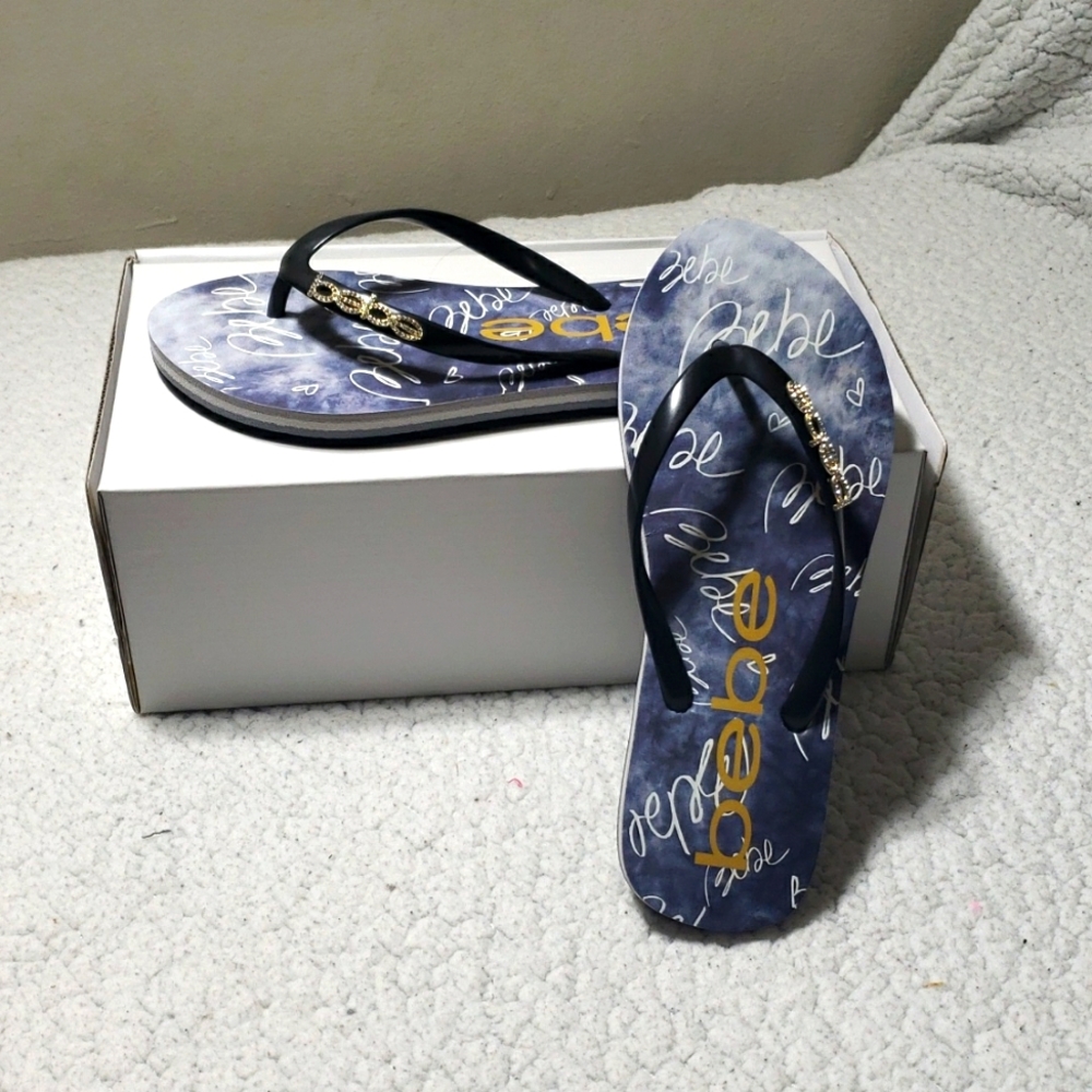 NWOT bebe Tamia Girls Flip Flops